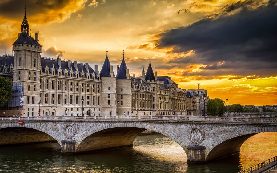 Paris City Tour - La Conciergerie