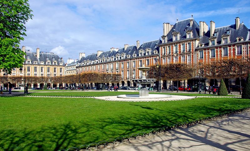 Paris City Tour - Place de Vosges